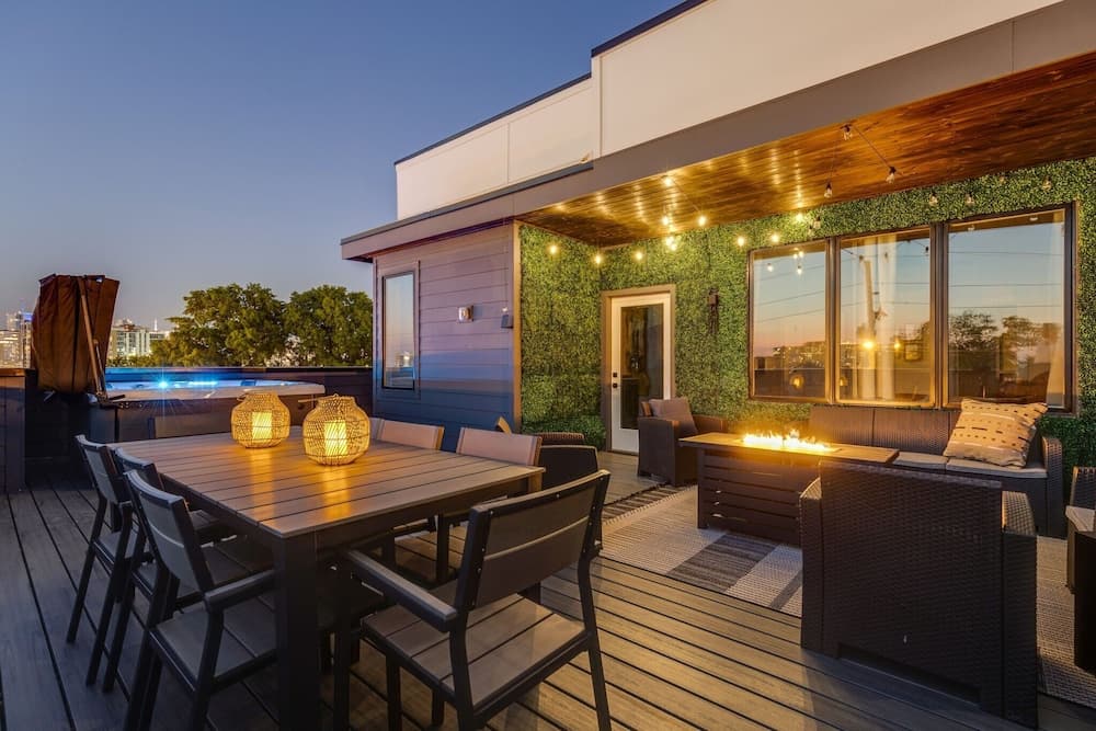 Downtown Dolly - Image 48