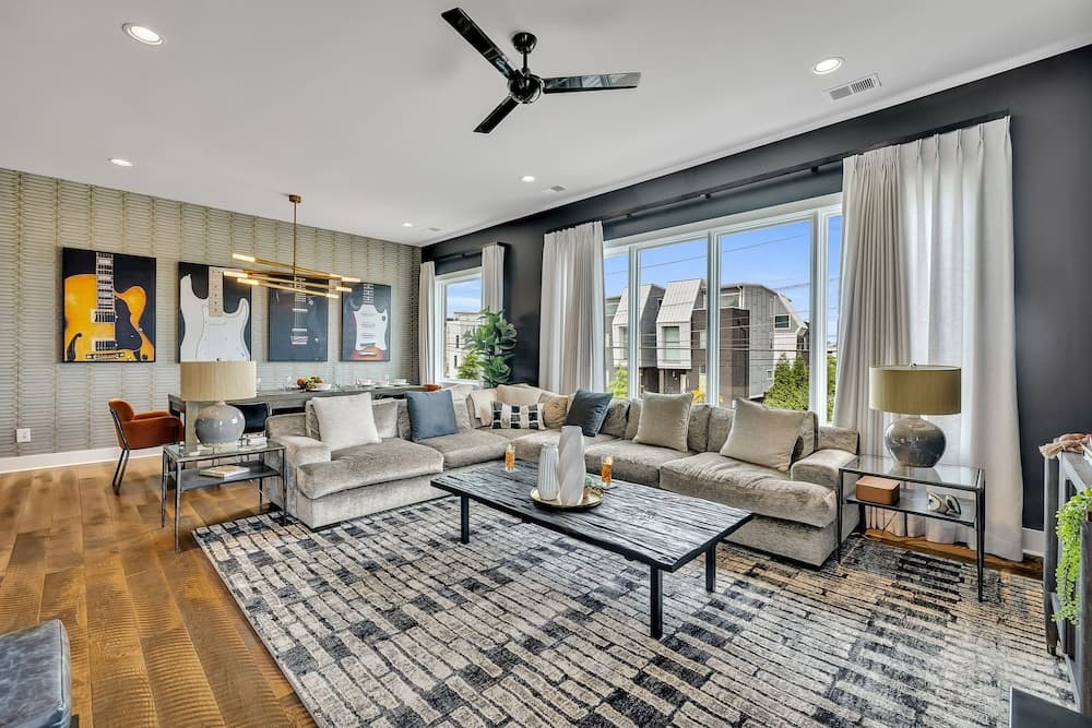 Downtown Dolly - Image 2