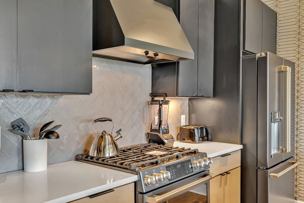 Downtown Dolly - Image 13