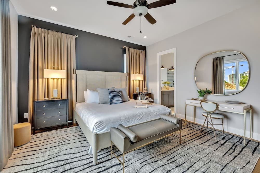 Downtown Dolly - Image 21