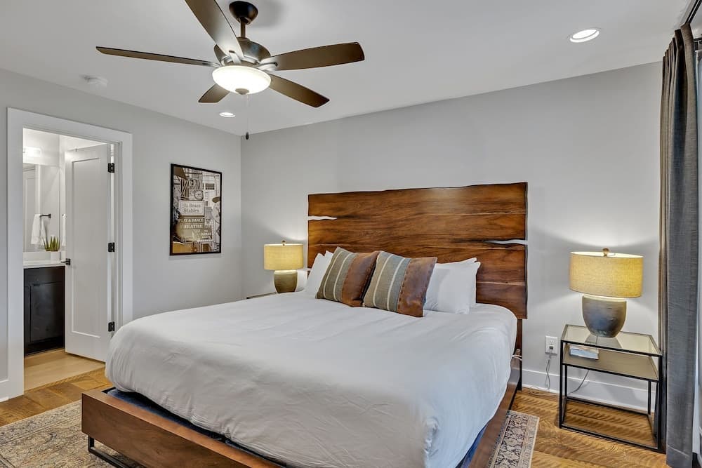 Downtown Dolly - Image 28