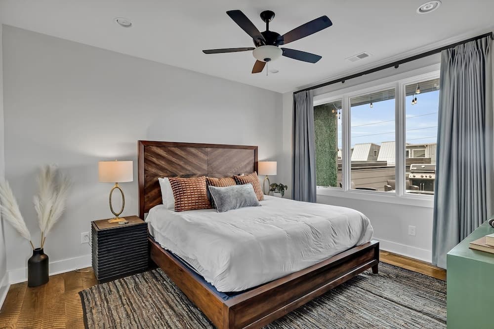 Downtown Dolly - Image 34