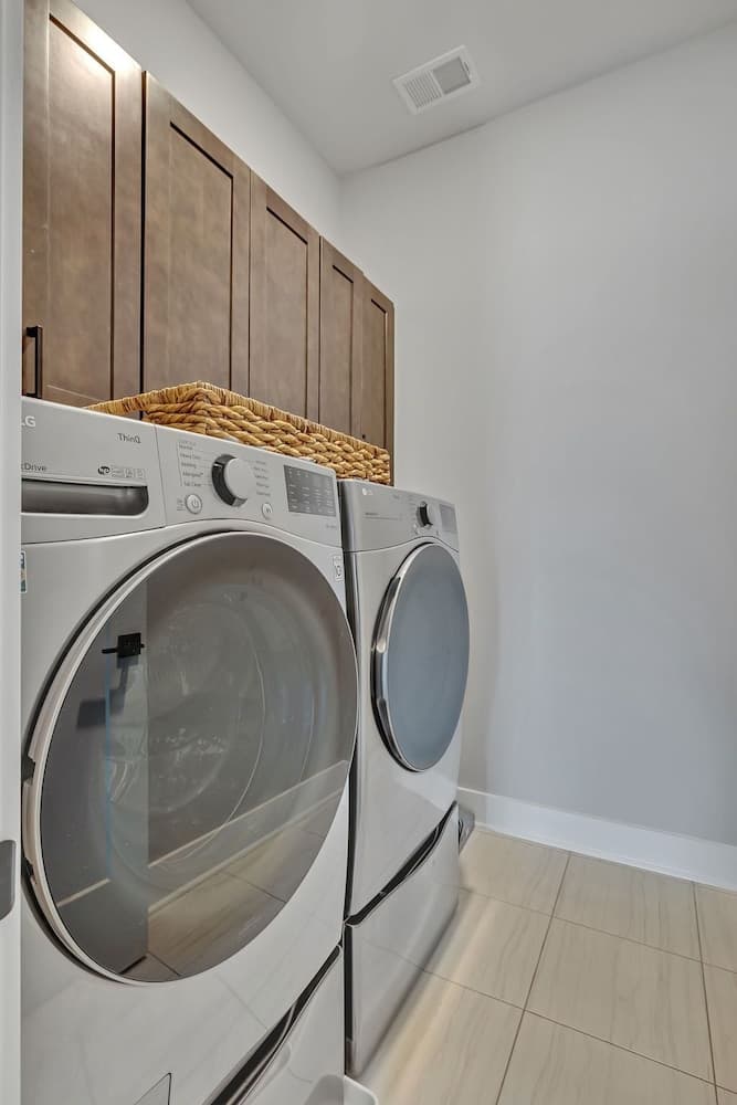 Downtown Dolly - Image 37