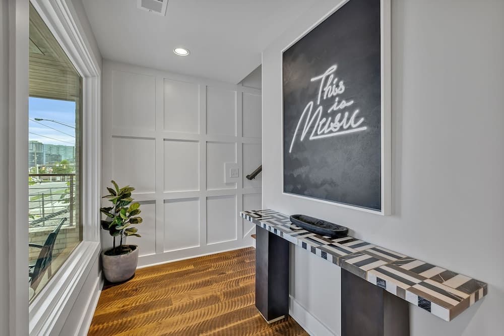 Downtown Dolly - Image 38