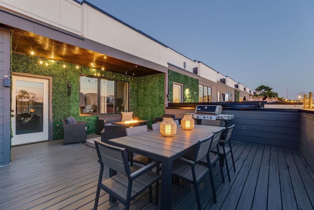 Downtown Dolly - Image 41