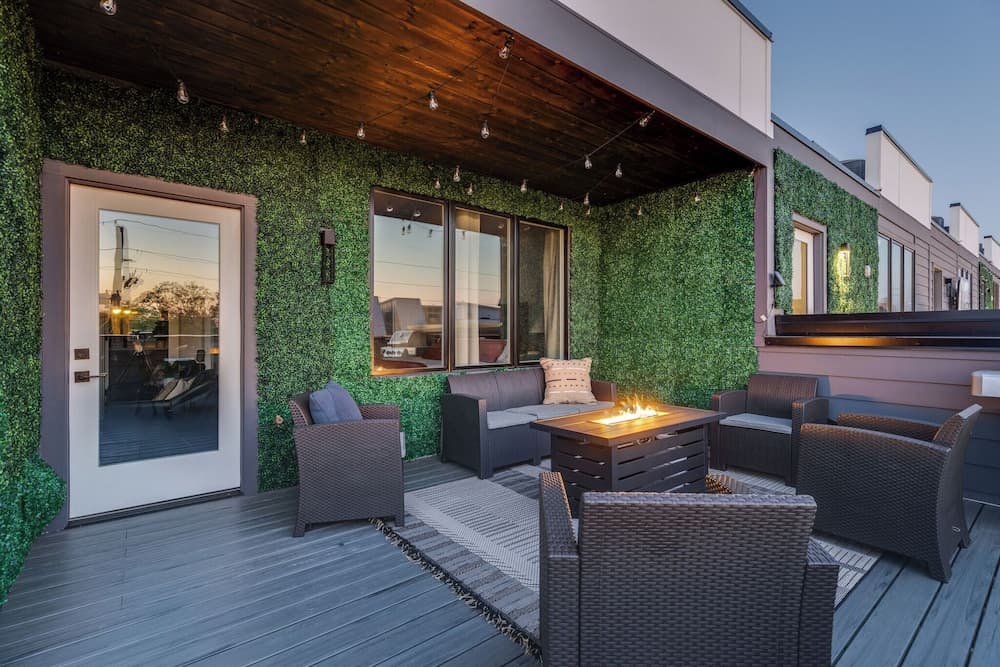 Downtown Dolly - Image 42