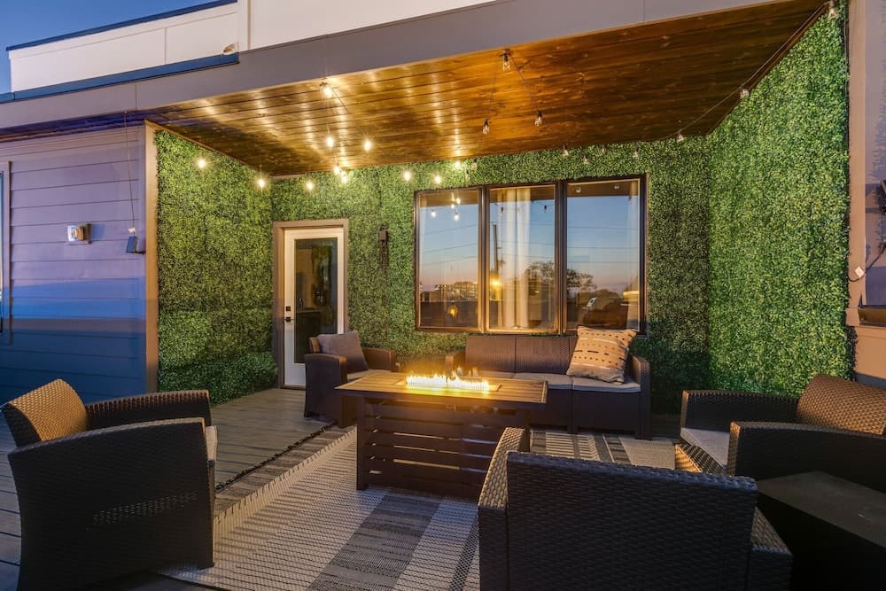 Downtown Dolly - Image 43