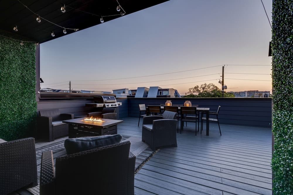 Downtown Dolly - Image 45