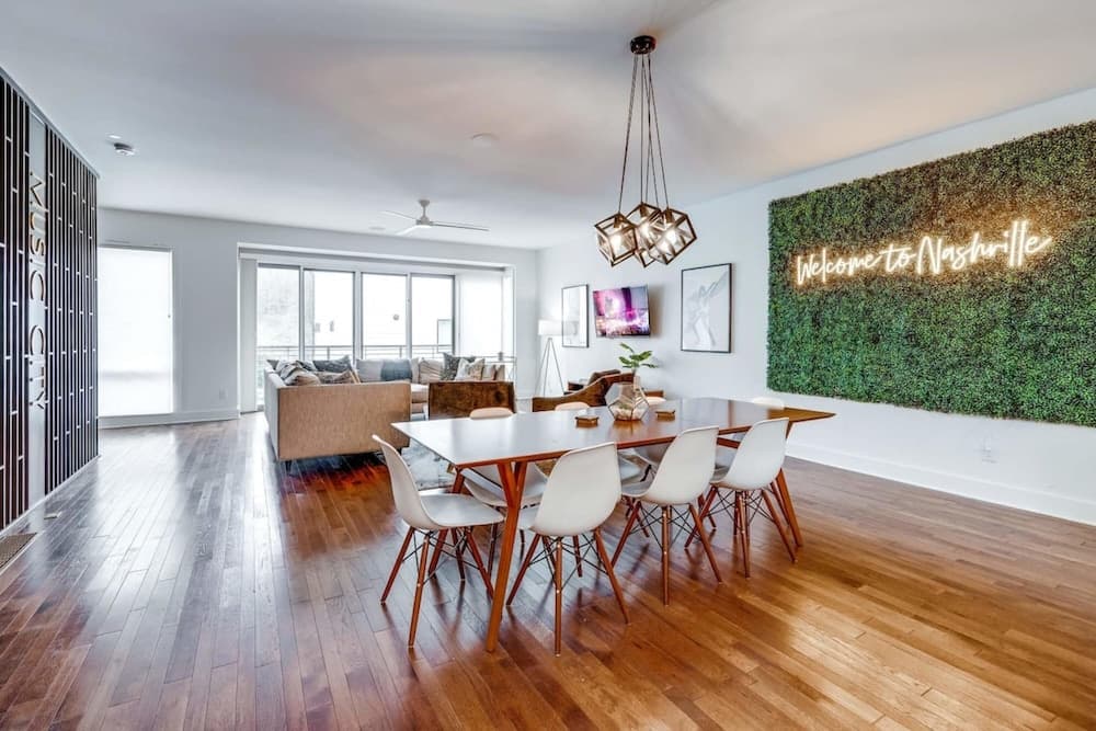 City Luxe - Image 11