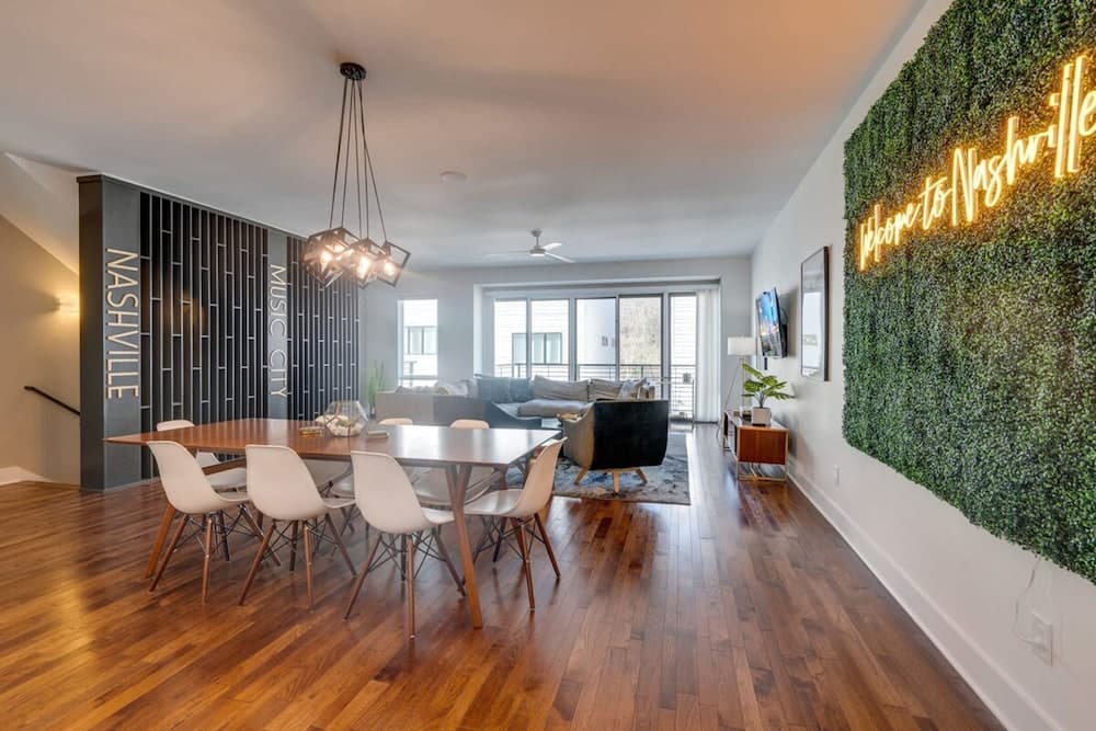 City Luxe - Image 10