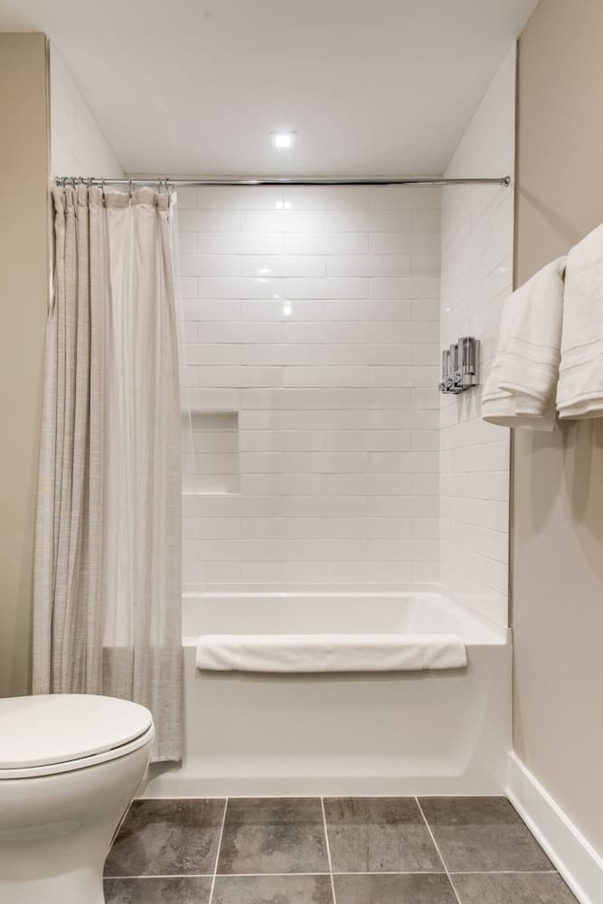 City Luxe - Image 29