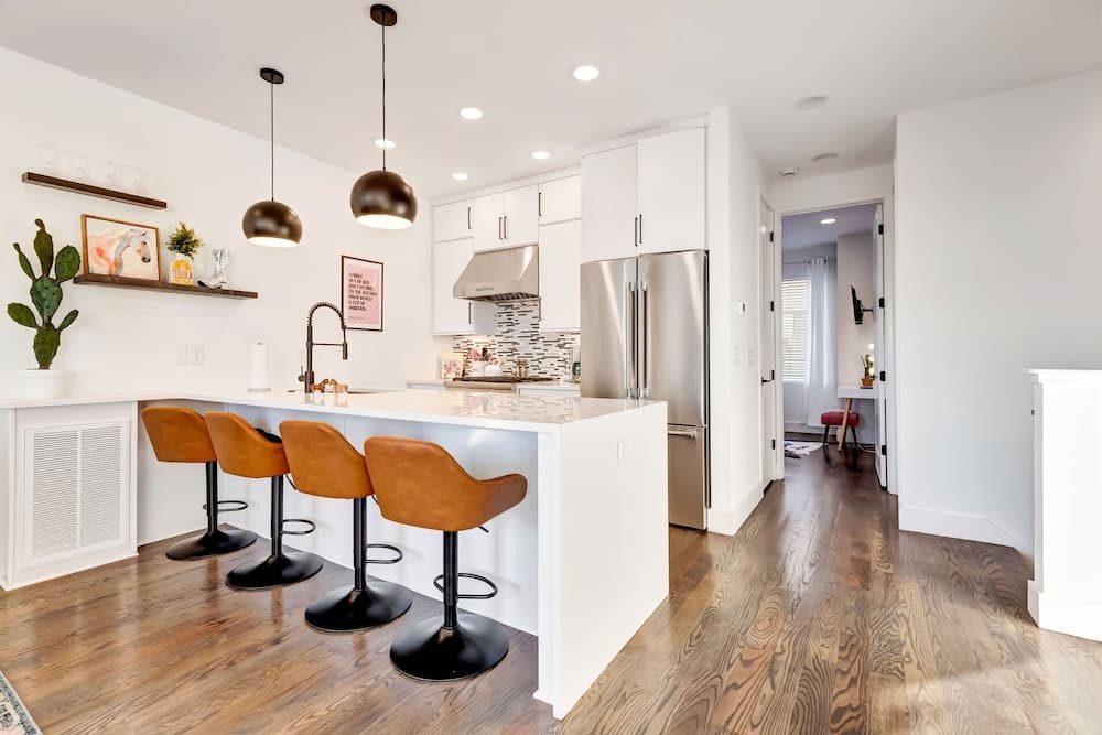 Howdy Bach - Image 5