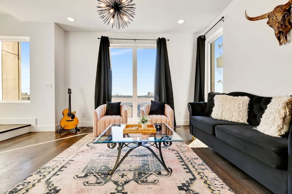 Howdy Bach - Image 4