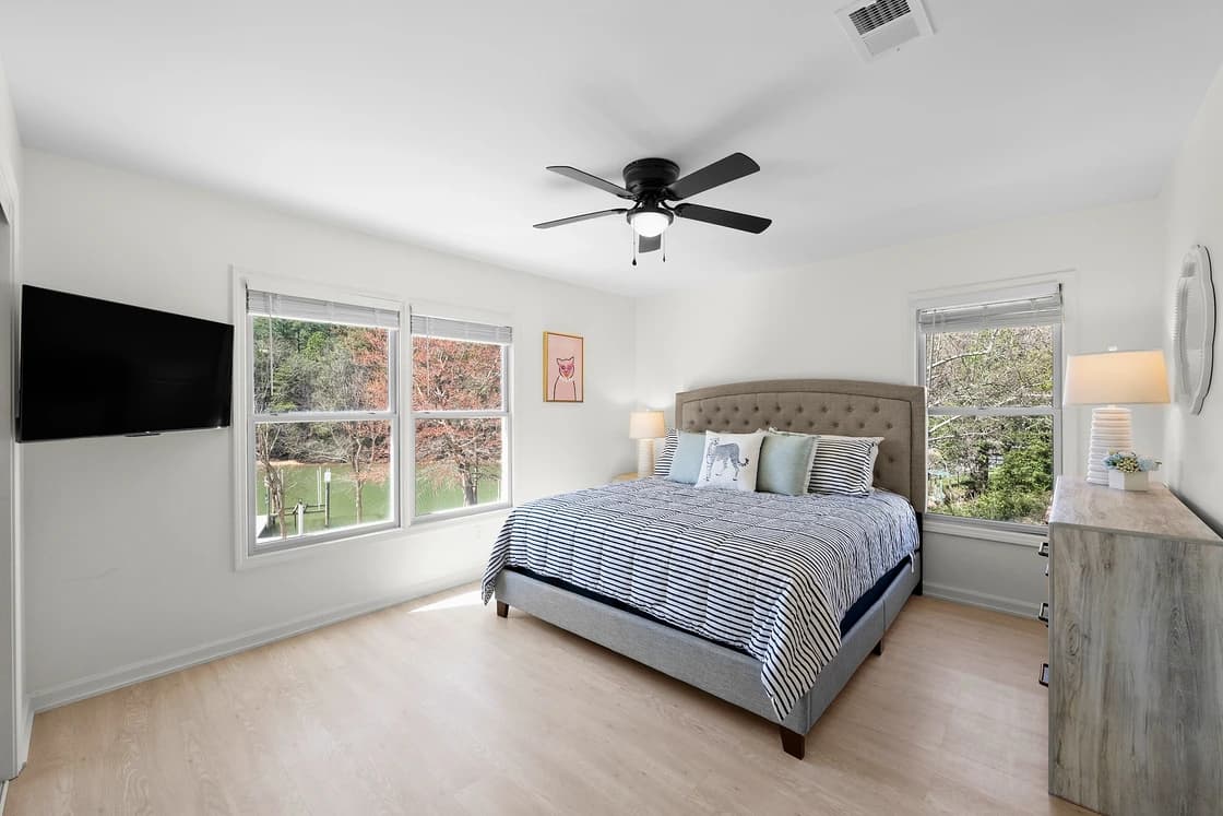 Knotty Pines - Image 37