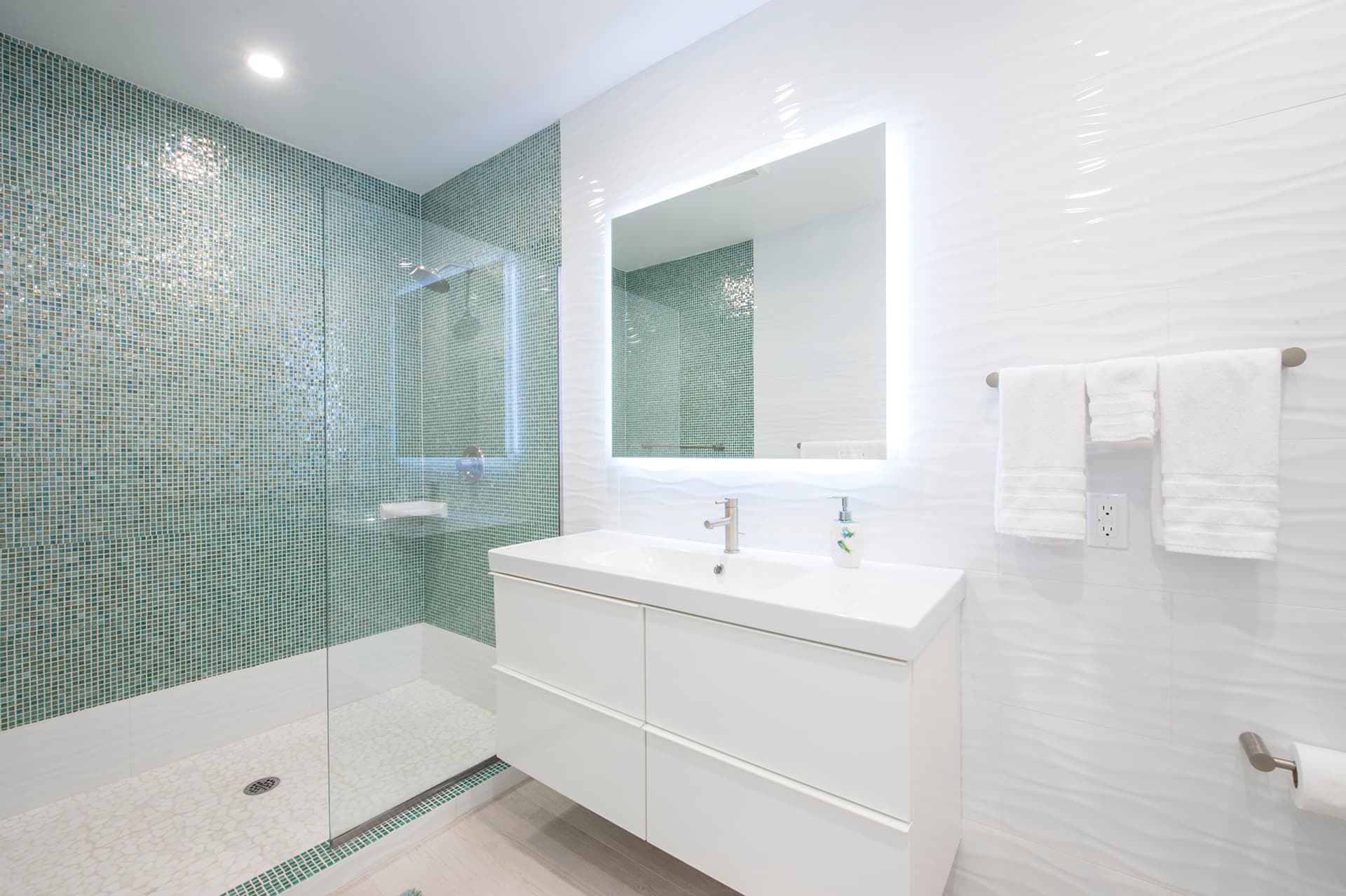 Dream House - Image 18