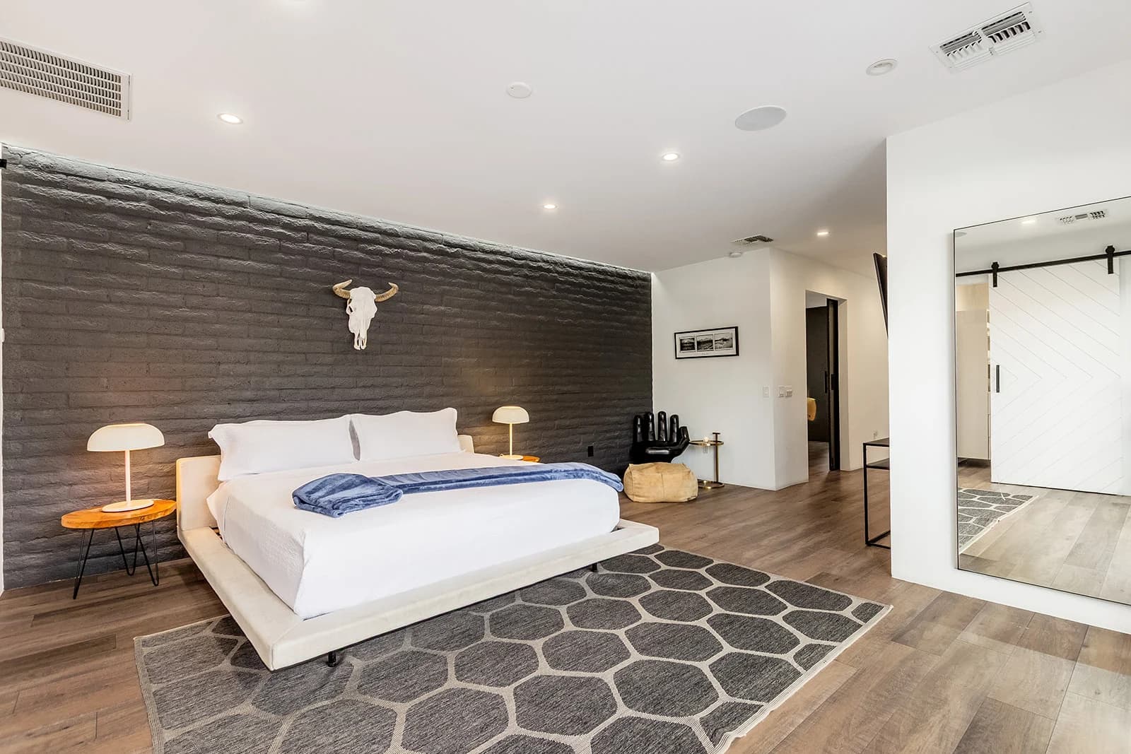 Camelback Manor - Image 72