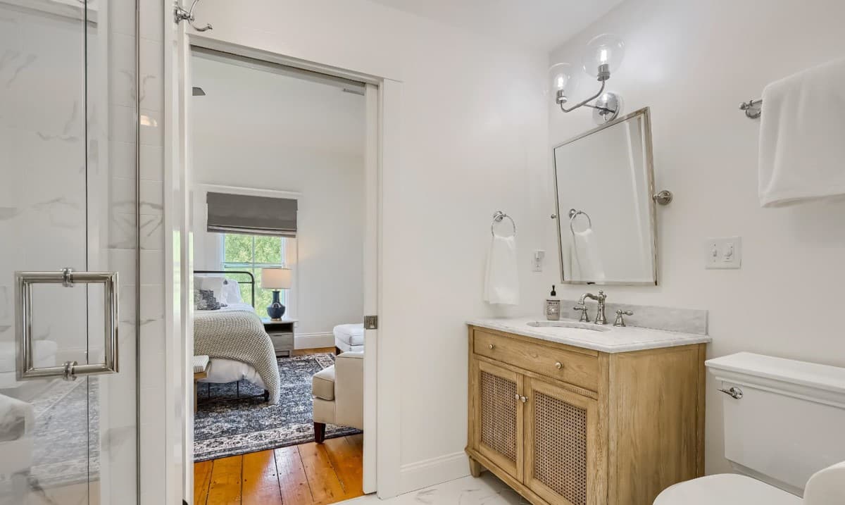 Captain Doane House - Image 23