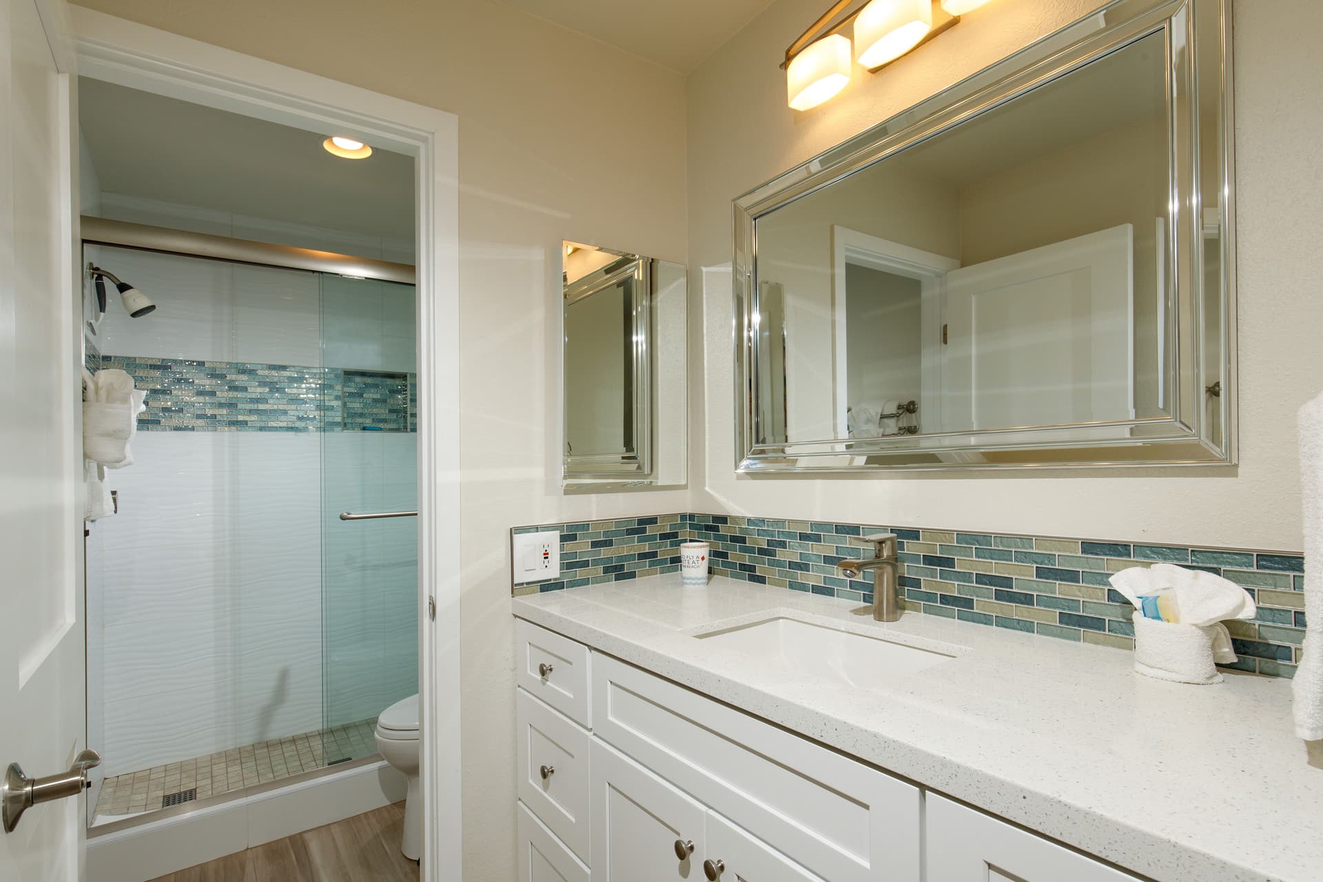 Tropical Oasis #E108 - Image 14