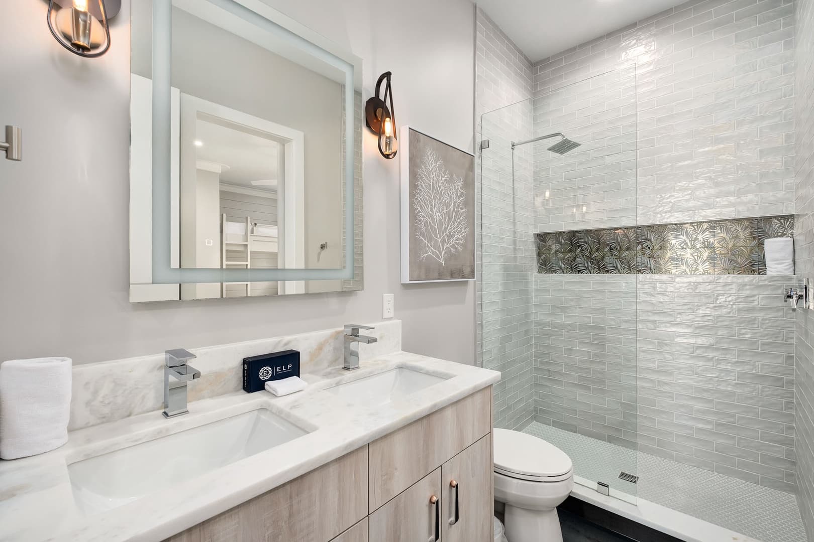 Coastal Dream Manor - Image 50