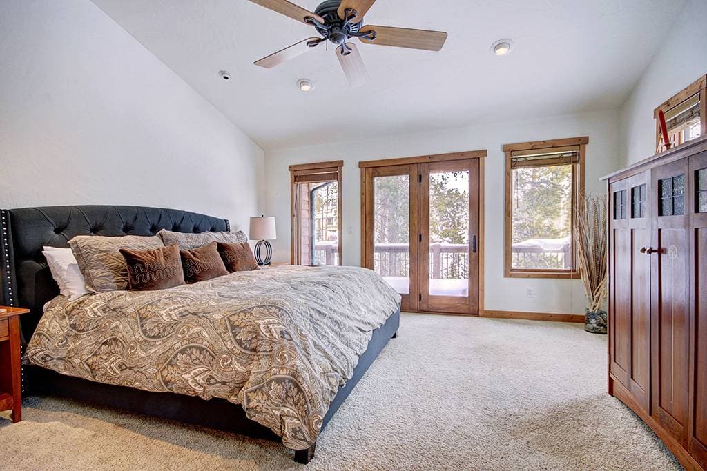 Pine Needle Lodge - Image 14