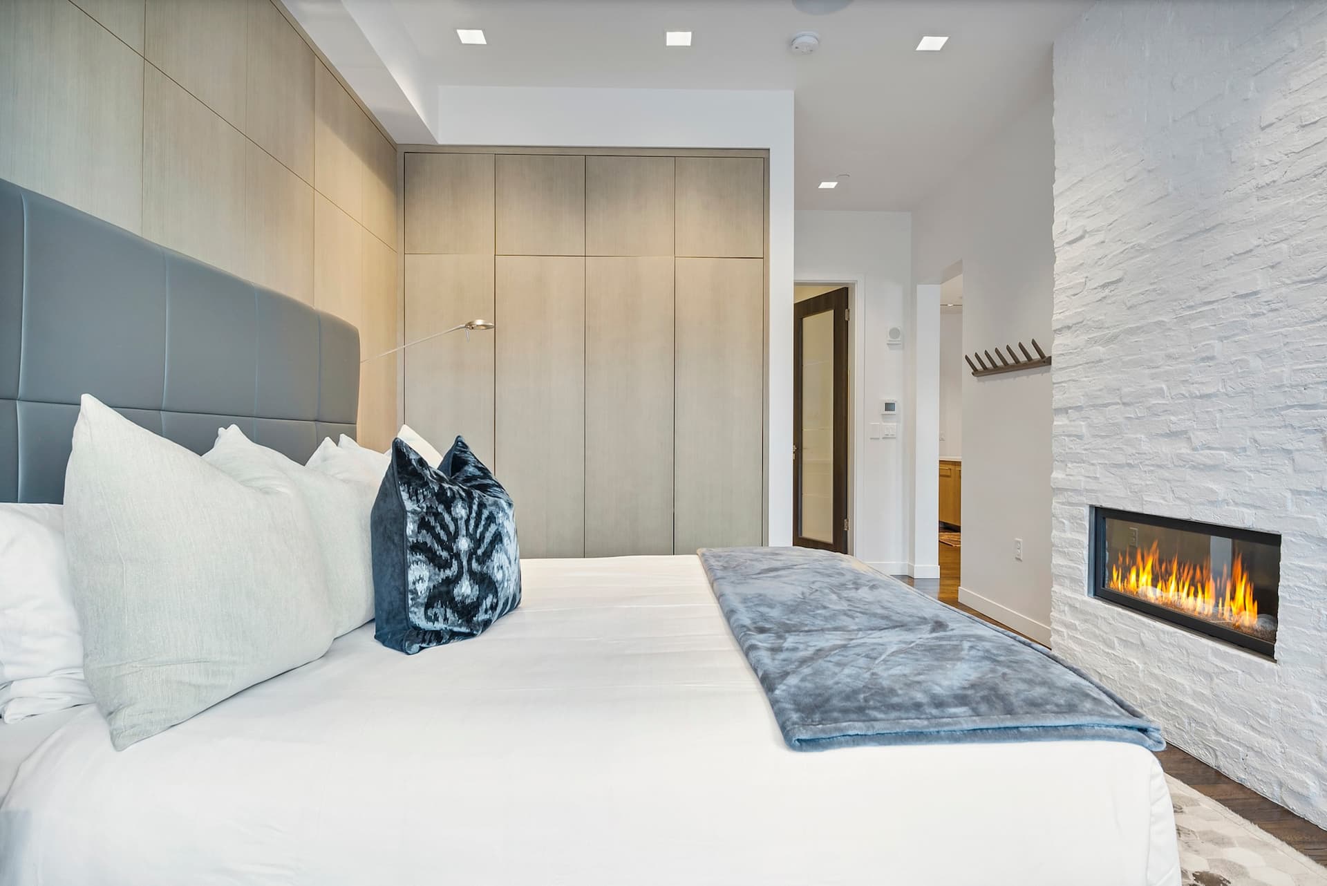 Mountain Luxe Retreat on Main - Image 11