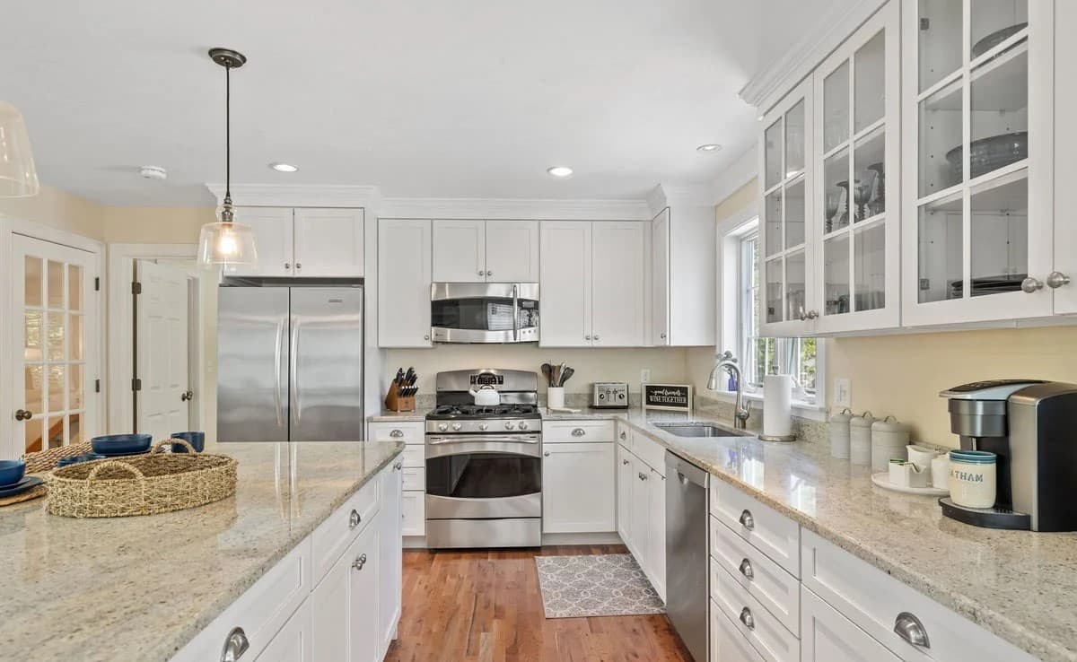 Barefoot Bungalow - Image 10