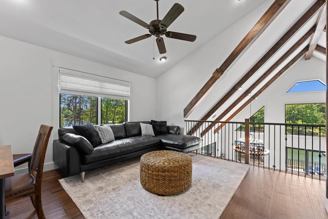 Lakefront Serenity Lodges - Image 32