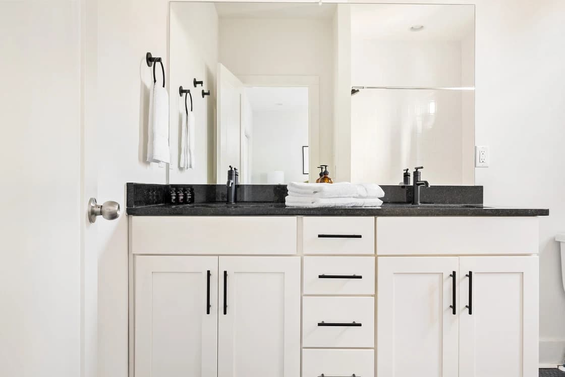 Nirvana Woods - Image 12