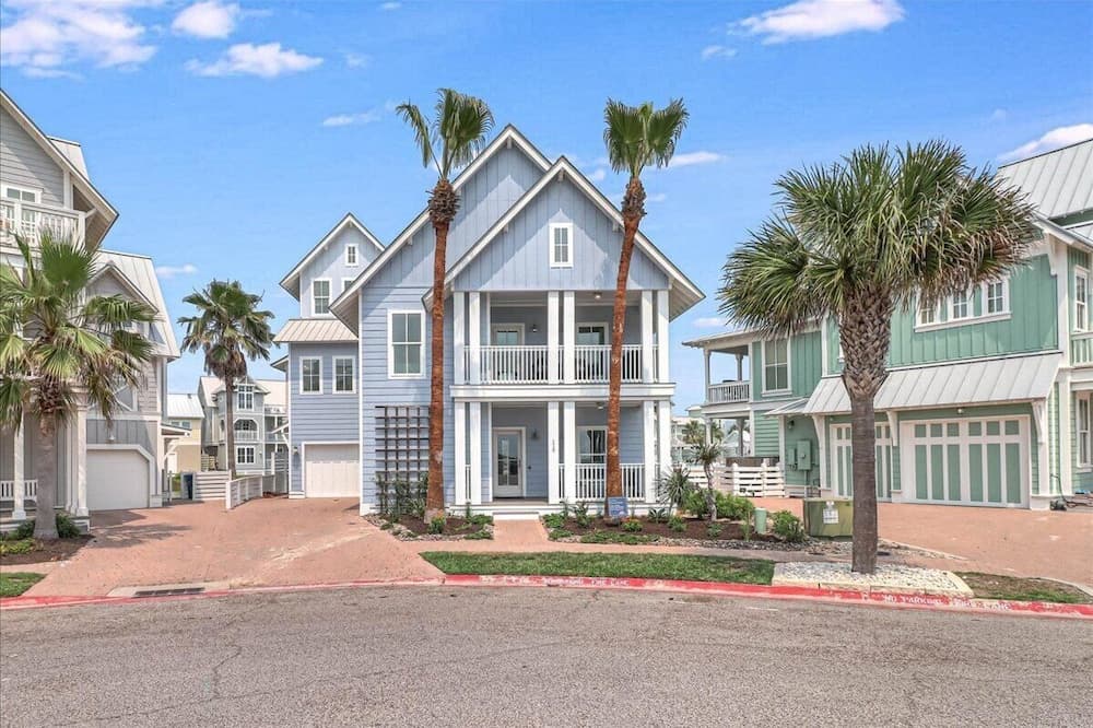 Beyond Paradise #119 - Image 1