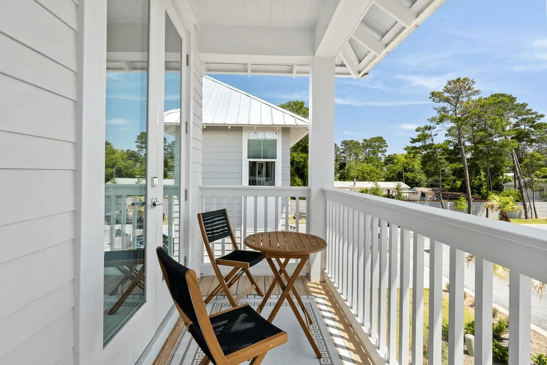 Emerald Escape - Image 3