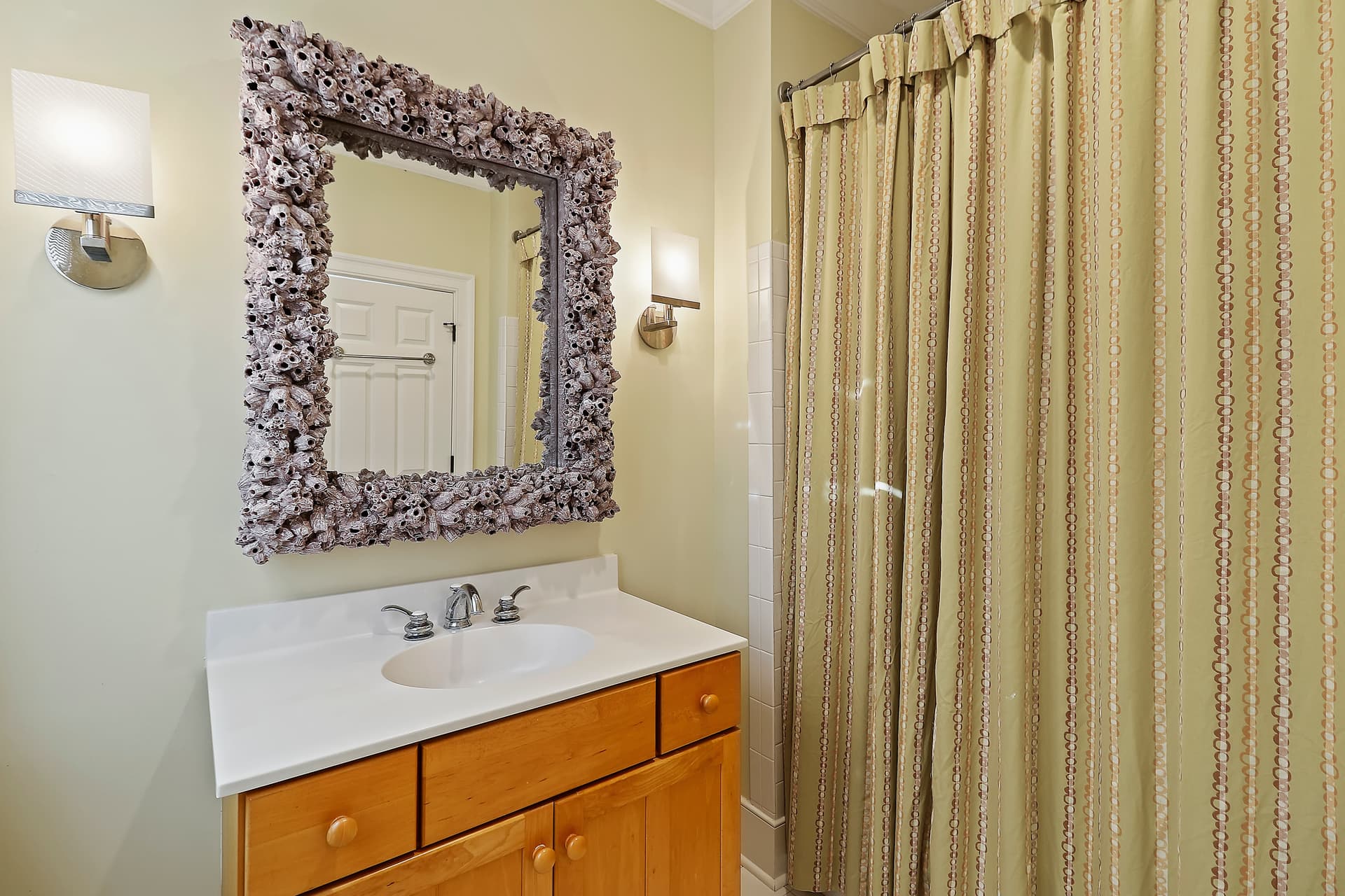 Eugenia Beach Home - Image 31