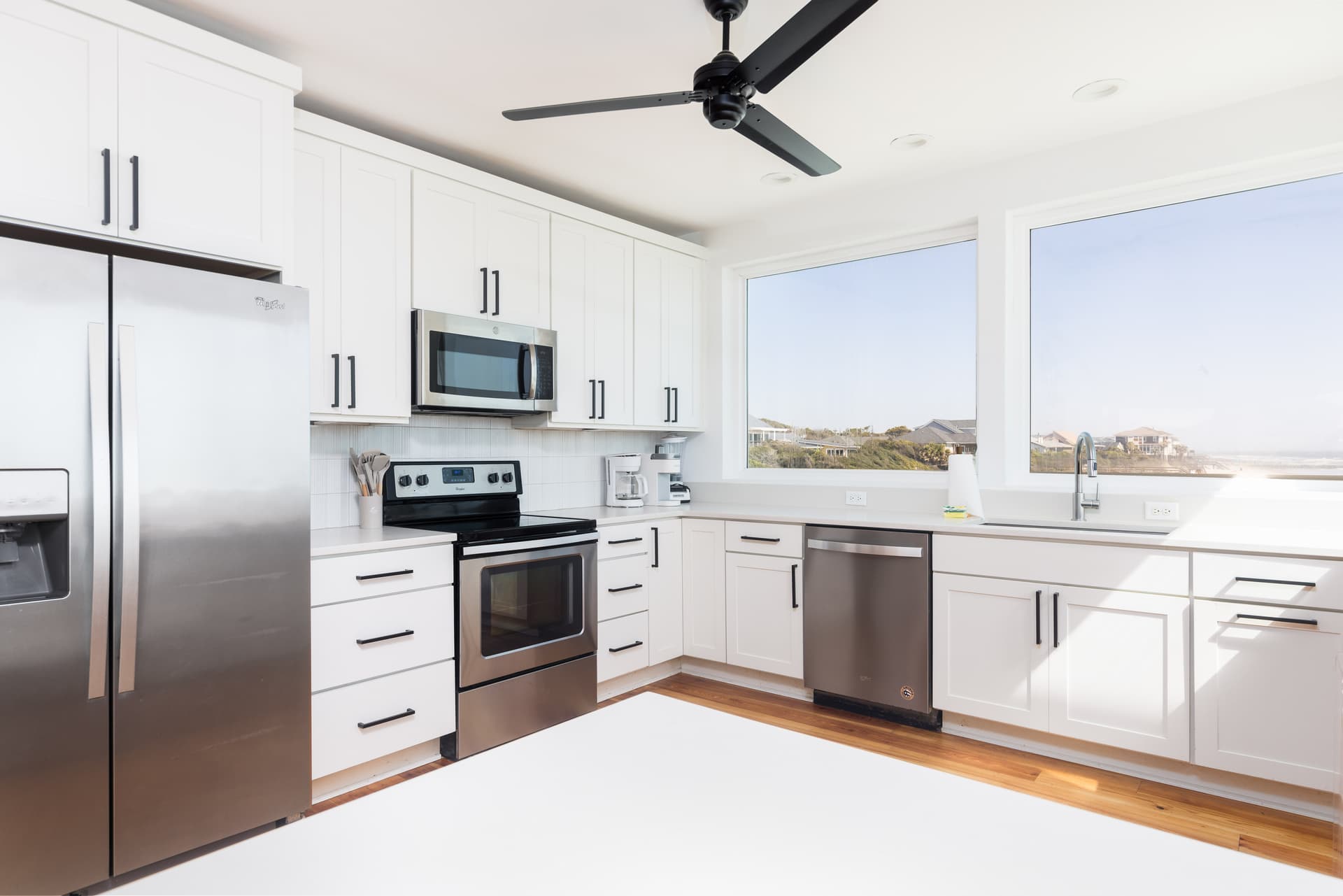 Saylors' Malibu - Image 14