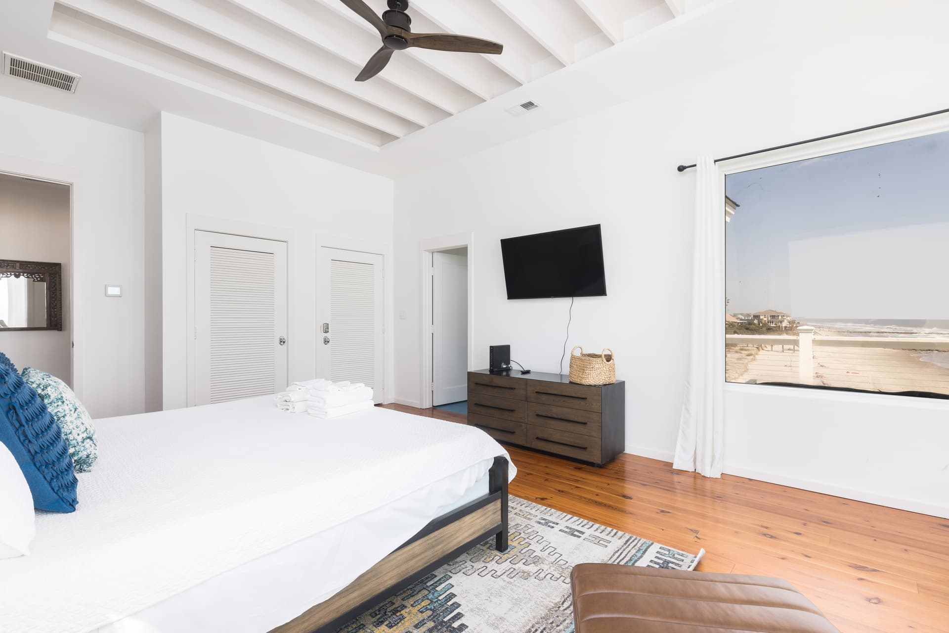 Saylors' Malibu - Image 23