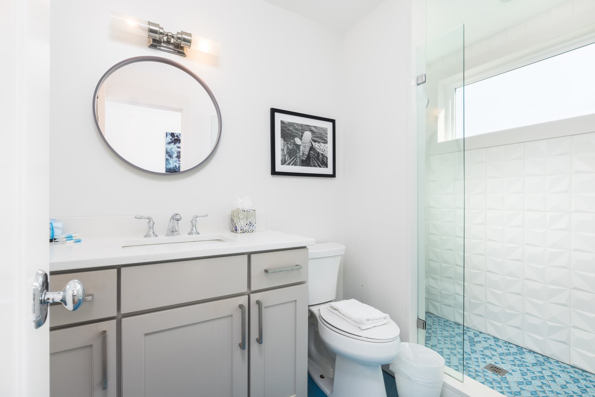 Saylors' Malibu - Image 25