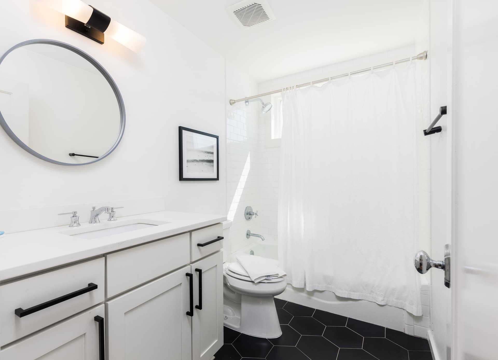 Saylors' Malibu - Image 28