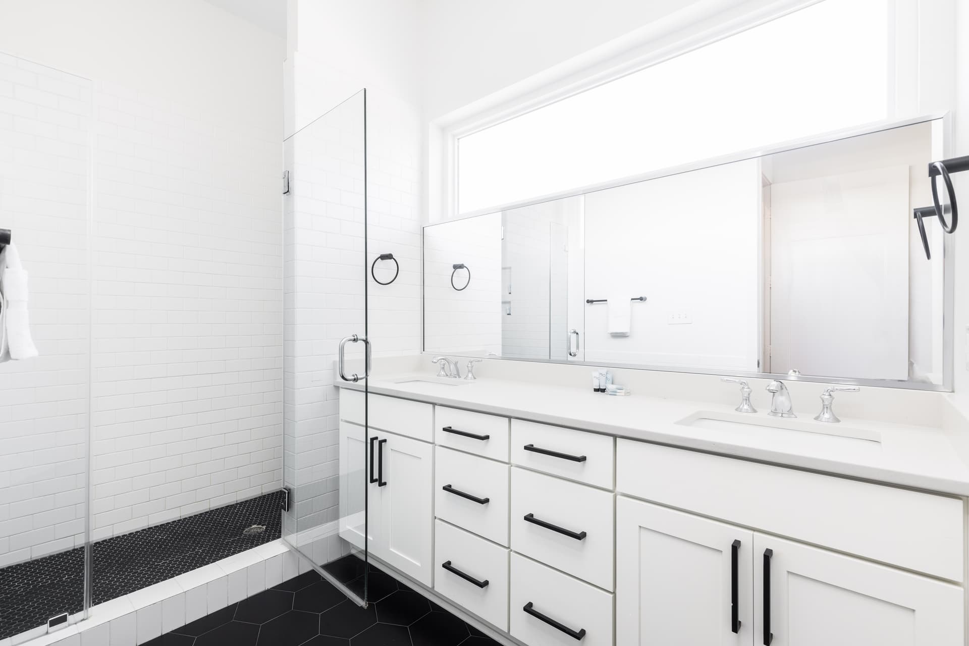 Saylors' Malibu - Image 31