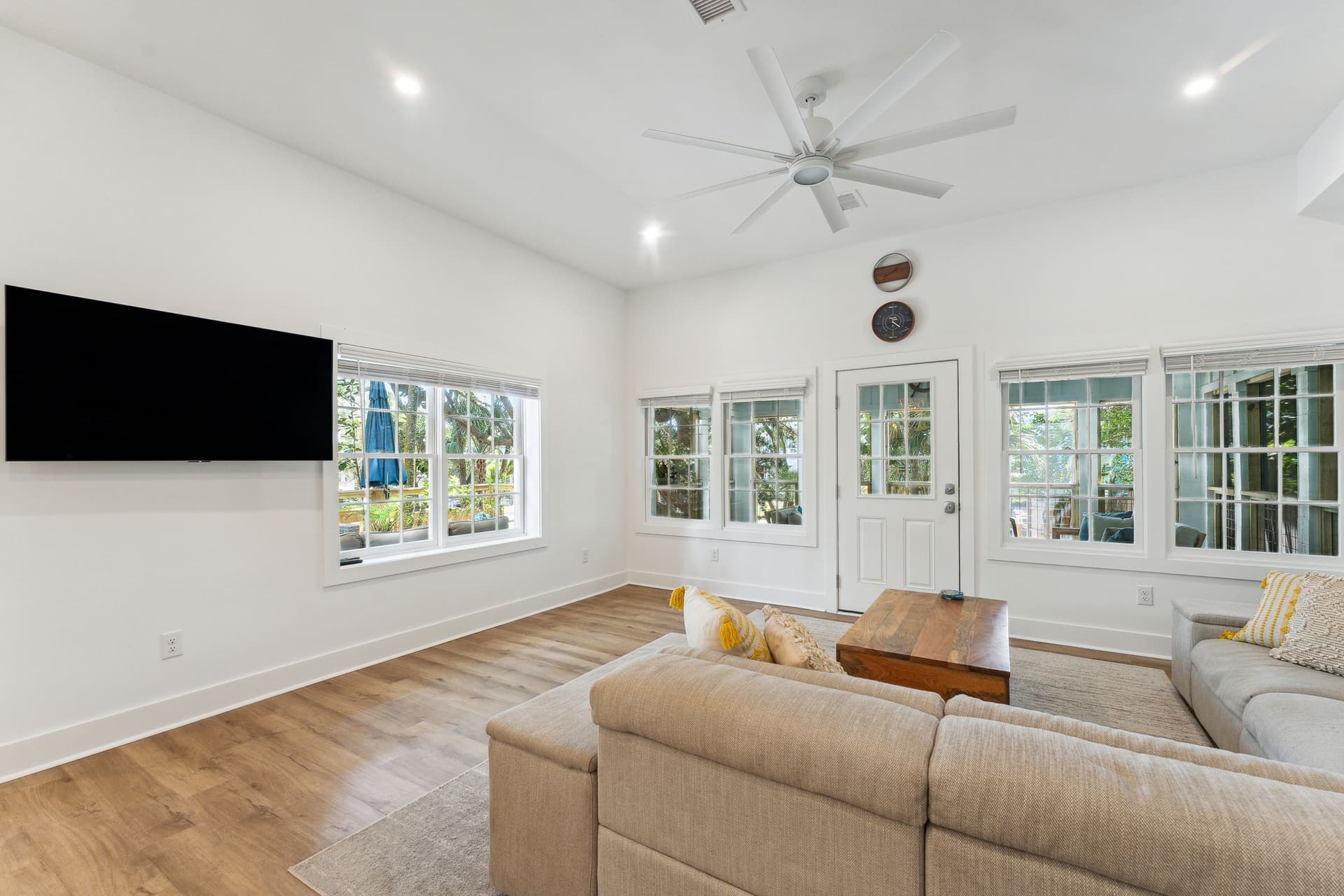 Follynesia - Image 2