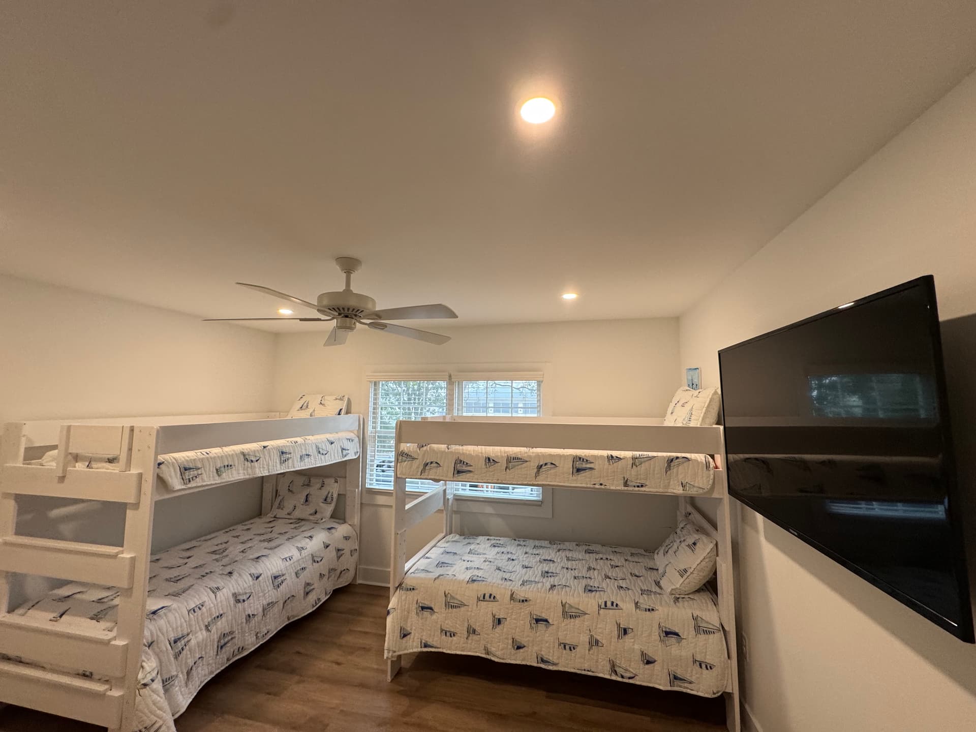 Follynesia - Image 27