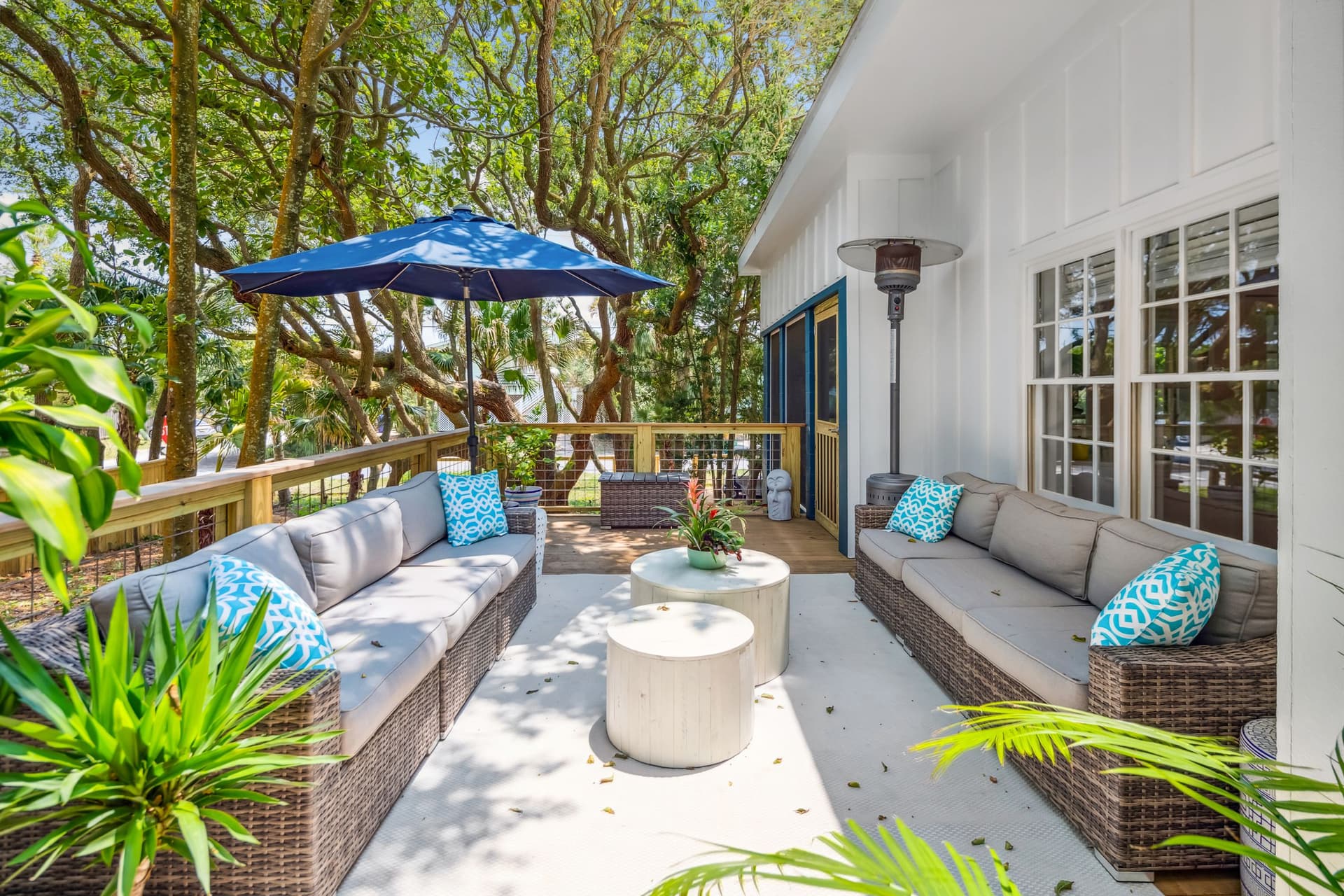 Follynesia - Image 35