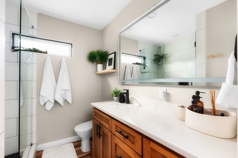 East Side Sanctuary - Image 34