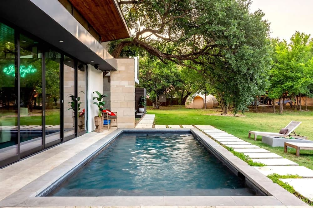 Eastside Rainey Mansion - Image 2