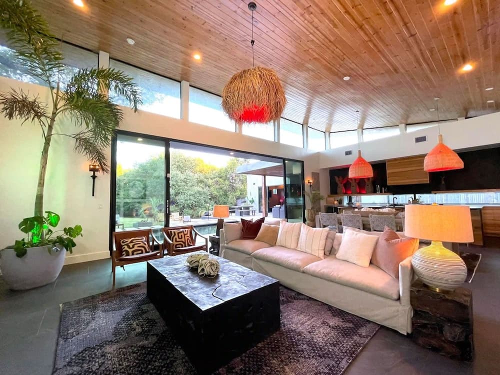 Eastside Rainey Mansion - Image 4