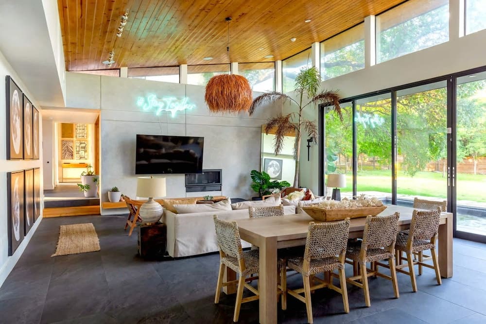 Eastside Rainey Mansion - Image 7