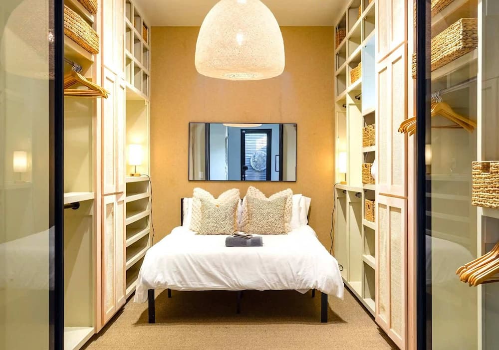 Eastside Rainey Mansion - Image 12