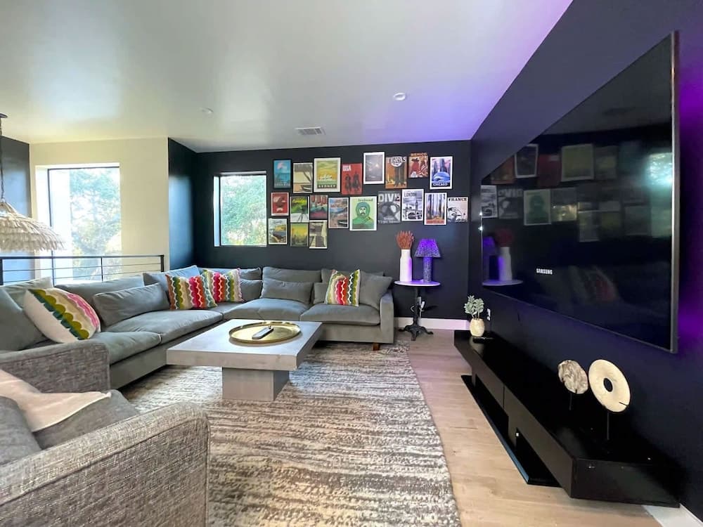 Eastside Rainey Mansion - Image 22