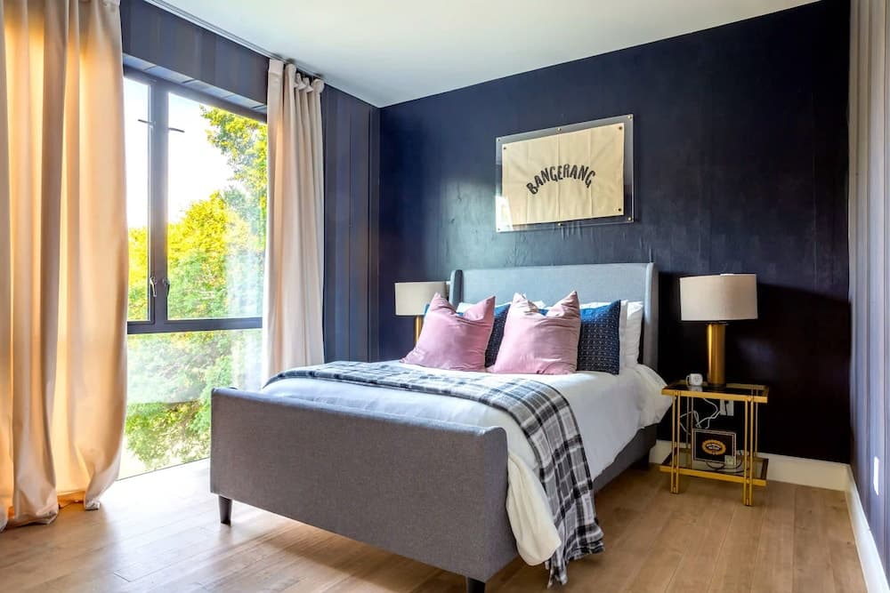 Eastside Rainey Mansion - Image 26