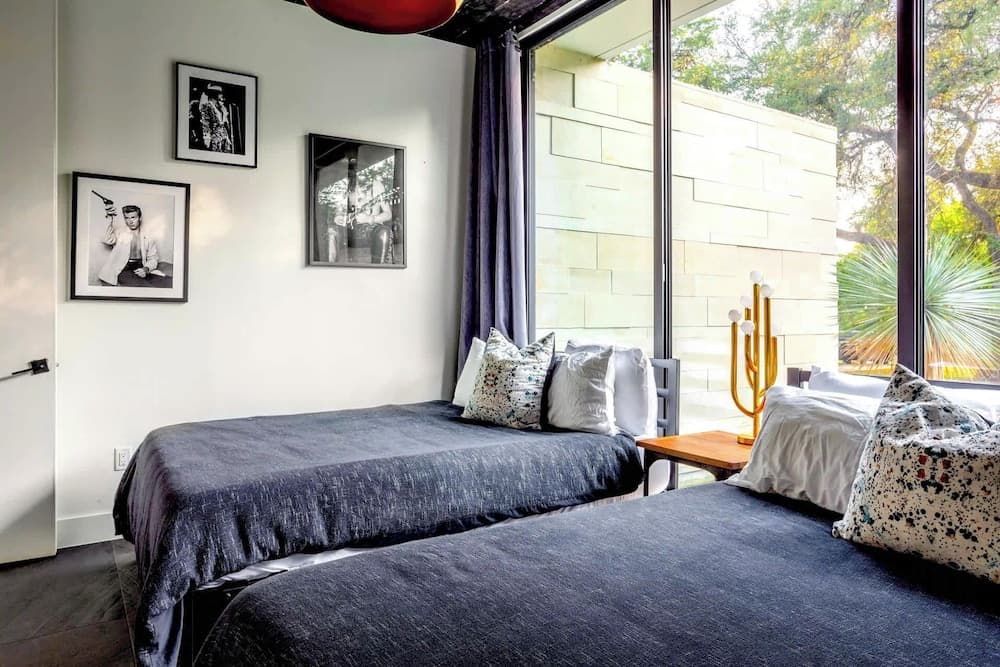 Eastside Mansion - Image 11