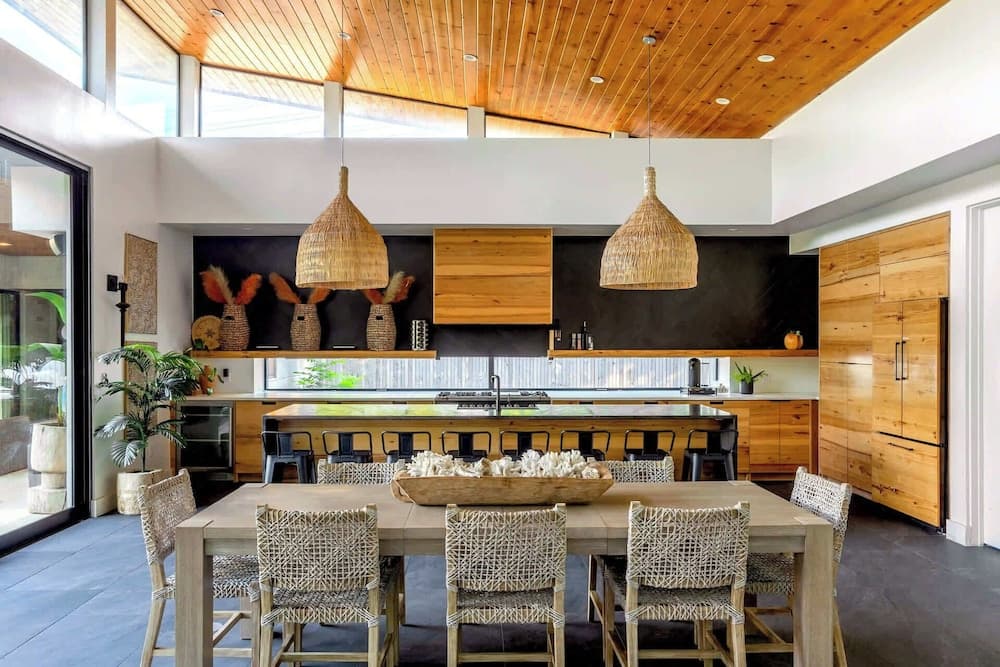 Eastside Mansion - Image 5