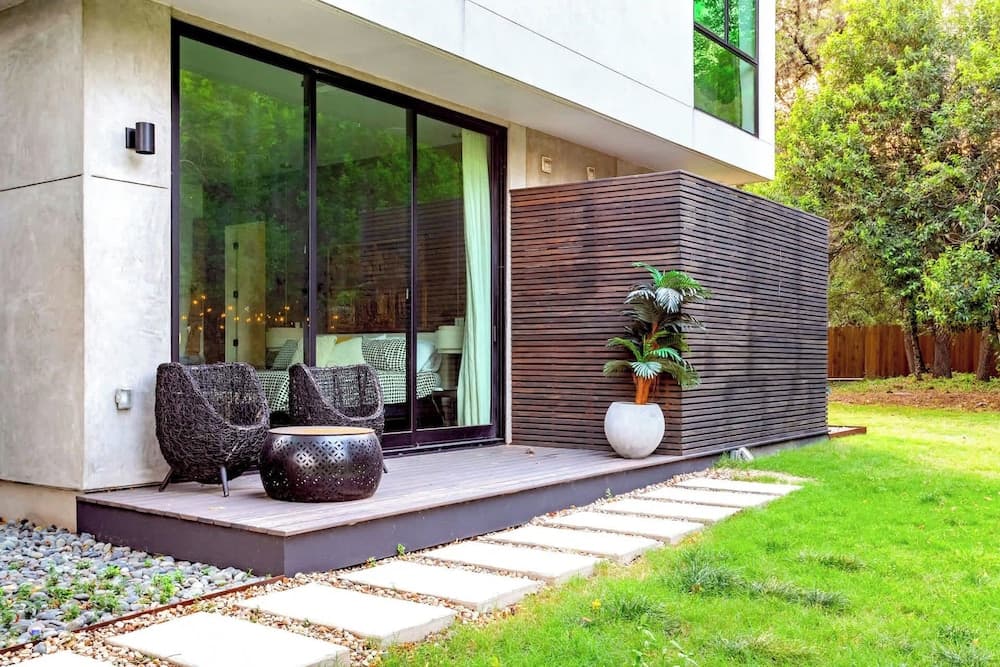 Eastside Mansion - Image 36