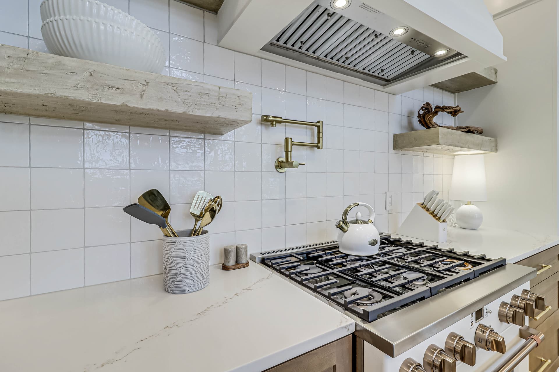 Easy Breezy - Image 11